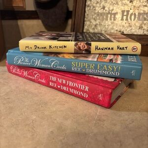 Lot of 3 Cookbooks, The Pioneer Woman and Hannah Hart, perfect condition!